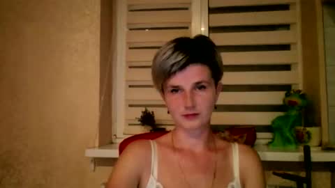 Snapshot of beautyksenia chatting on October 16, 2025, 6:20 pm BeautyKsenia online show from October 16, 2025, 6:20 pm