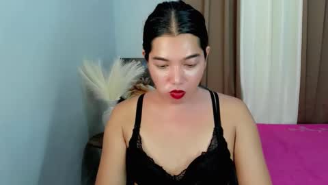Snapshot of beautyqueens_cum chatting on April 18, 2026, 7:58 pm beautyqueens_cum online show from April 18, 2026, 7:58 pm