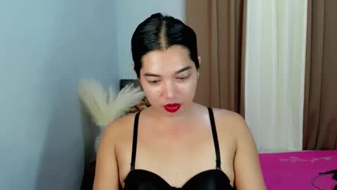Snapshot of beautyqueens_cum chatting on May 3, 2026, 4:24 pm beautyqueens_cum online show from May 3, 2026, 4:24 pm