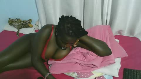 Snapshot of beautytyler chatting on October 22, 2025, 2:28 pm tyler online show from October 22, 2025, 2:28 pm