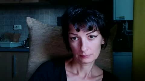 Snapshot of bebacksooon chatting on September 24, 2025, 4:21 pm Raluca online show from September 24, 2025, 4:21 pm