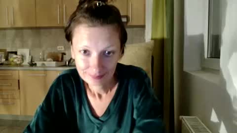 Snapshot of bebacksooon chatting on September 29, 2025, 5:40 pm Raluca online show from September 29, 2025, 5:40 pm