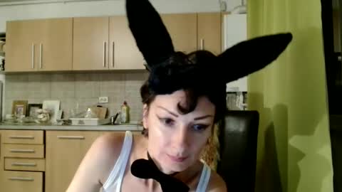 Snapshot of bebacksooon chatting on October 5, 2025, 5:22 pm Raluca online show from October 5, 2025, 5:22 pm