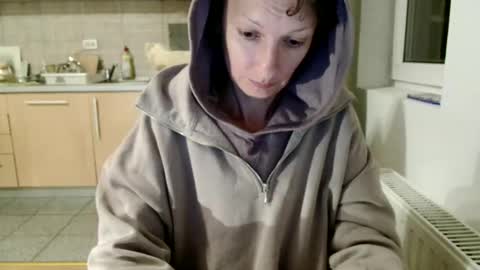 Snapshot of bebacksooon chatting on October 17, 2025, 6:32 pm Raluca online show from October 17, 2025, 6:32 pm