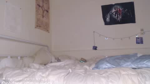 Snapshot of bebexxxdust chatting on February 12, 2025, 4:23 am bebe  dust online show from February 12, 2025, 4:23 am