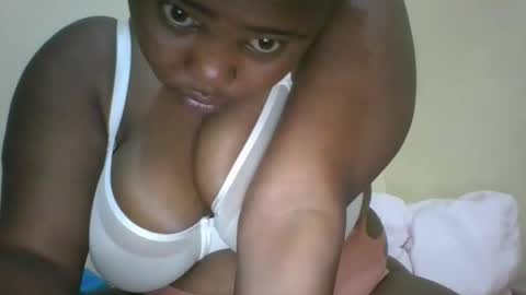bebswee21 online show from May 14, 2026, 2:24 pm