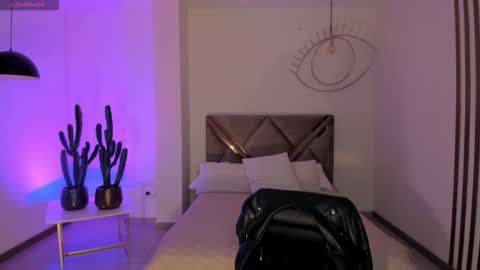 Am Becca online show from October 12, 2025, 5:34 pm