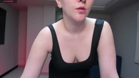 Snapshot of beccabaxter chatting on August 4, 2026, 11:57 am Am Becca online show from August 4, 2026, 11:57 am
