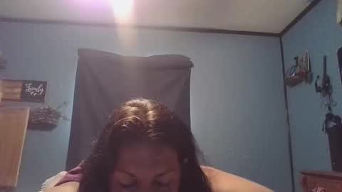 beccabee37 online show from October 5, 2025, 6:06 pm