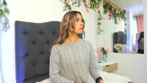 beccamilanni online show from December 3, 2024, 12:59 pm