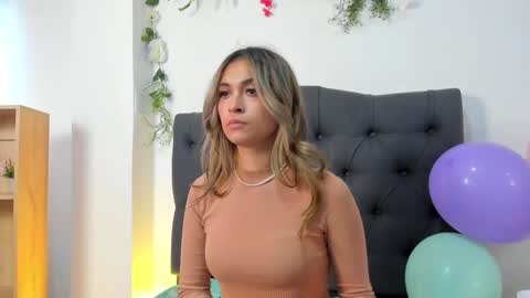 beccamilanni online show from December 7, 2024, 1:29 pm