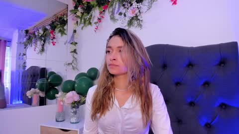 beccamilanni online show from December 27, 2024, 12:45 pm