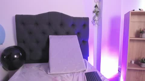 beccamilanni online show from January 14, 2025, 4:08 pm