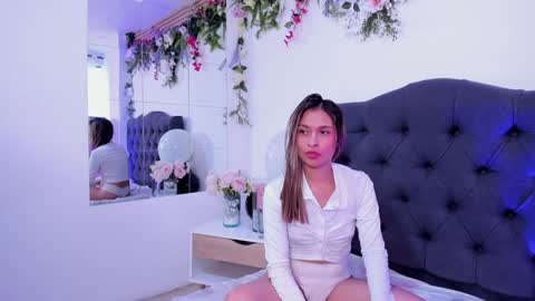 beccamilanni online show from February 3, 2025, 3:17 pm