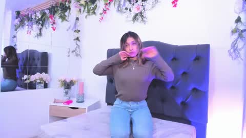 beccamilanni online show from February 18, 2025, 1:44 pm