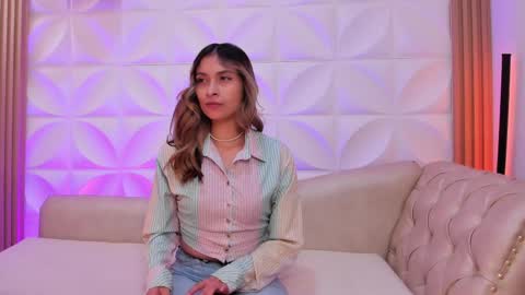 beccamilanni online show from March 7, 2025, 12:45 pm
