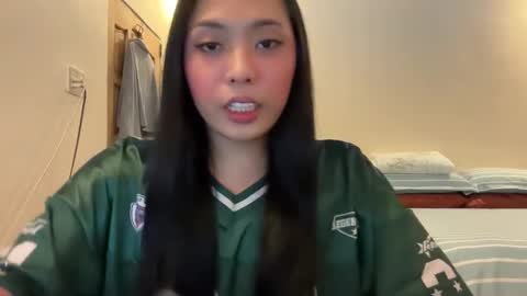 Snapshot of becinapia15 chatting on November 16, 2025, 2:06 am becinapia15 online show from November 16, 2025, 2:06 am