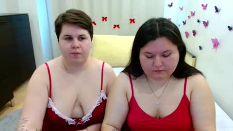 Snapshot of beckyandellen chatting on October 11, 2025, 10:25 am BeckyAndEllen online show from October 11, 2025, 10:25 am