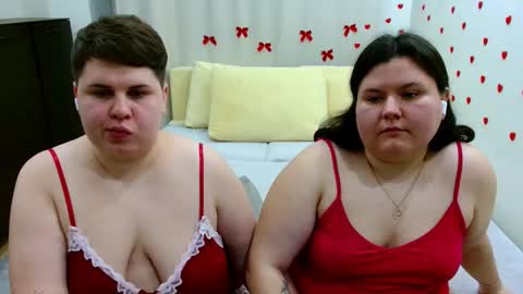 Snapshot of beckyandellen chatting on October 22, 2025, 7:13 pm BeckyAndEllen online show from October 22, 2025, 7:13 pm