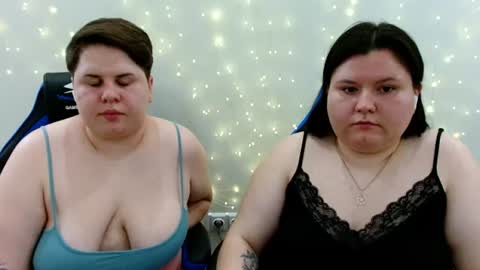 BeckyAndEllen online show from June 15, 2026, 8:22 pm