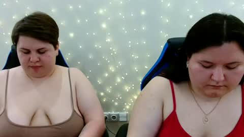 Snapshot of beckyandellen chatting on July 29, 2026, 10:02 am BeckyAndEllen online show from July 29, 2026, 10:02 am