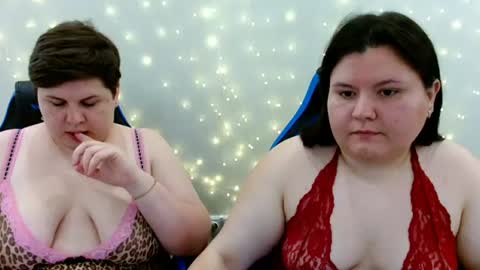 Snapshot of beckyandellen chatting on July 31, 2026, 11:09 am BeckyAndEllen online show from July 31, 2026, 11:09 am