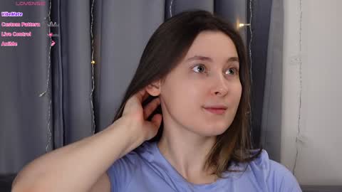 Snapshot of beckymartens chatting on October 17, 2025, 1:53 am BeckyMartens come join me on    while im offline here  online show from October 17, 2025, 1:53 am