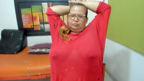 beckyummys online show from December 14, 2024, 4:09 pm