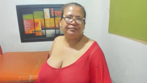 beckyummys online show from February 21, 2025, 2:06 pm