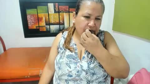 beckyummys online show from February 23, 2025, 12:59 pm