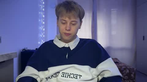 Snapshot of beeb0y chatting on October 8, 2025, 3:09 pm beeb0y online show from October 8, 2025, 3:09 pm