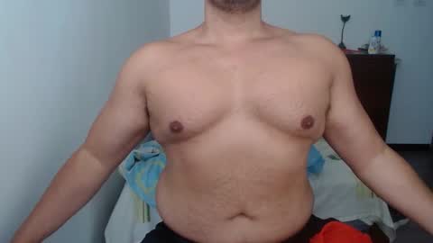 Snapshot of beefypecs_10 chatting on October 6, 2025, 7:33 pm Criss2fer online show from October 6, 2025, 7:33 pm