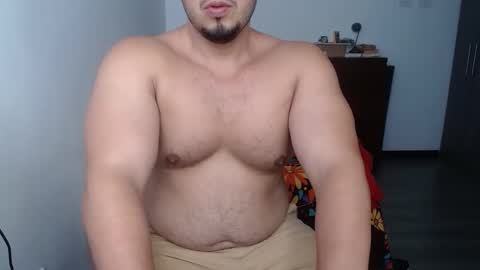 Snapshot of beefypecs_10 chatting on April 16, 2026, 9:39 pm Criss2fer online show from April 16, 2026, 9:39 pm