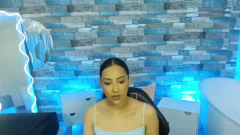 BELLA online show from September 11, 2025, 2:28 pm