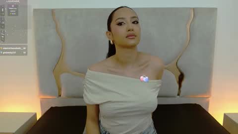 BELLA online show from October 5, 2025, 2:37 pm