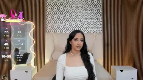 BELLA online show from November 13, 2025, 3:33 pm