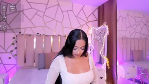 BELLA online show from May 4, 2026, 12:23 pm