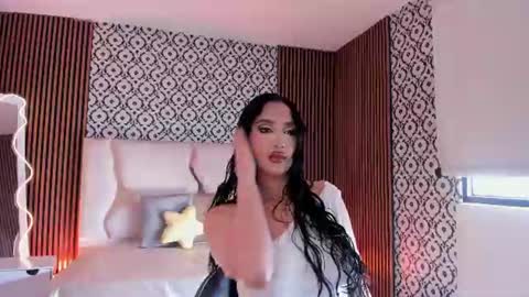 BELLA online show from July 11, 2026, 12:30 pm