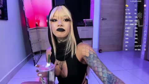 Snapshot of beelzebosss chatting on November 12, 2025, 11:25 pm Daniela ur fav living dead girl online show from November 12, 2025, 11:25 pm