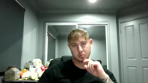 Snapshot of beelzebubxo chatting on October 9, 2025, 12:52 am beelzebubxo online show from October 9, 2025, 12:52 am