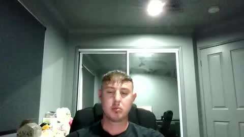 Snapshot of beelzebubxo chatting on October 15, 2025, 2:11 am beelzebubxo online show from October 15, 2025, 2:11 am