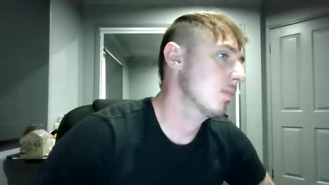 Snapshot of beelzebubxo chatting on October 20, 2025, 1:50 am beelzebubxo online show from October 20, 2025, 1:50 am