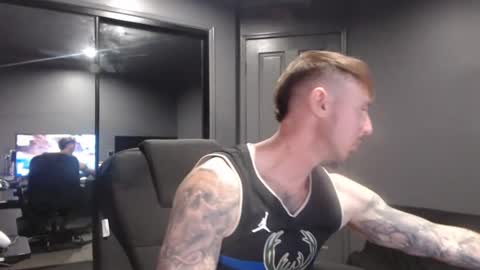 Snapshot of beelzebubxo chatting on June 17, 2026, 2:58 am beelzebubxo online show from June 17, 2026, 2:58 am
