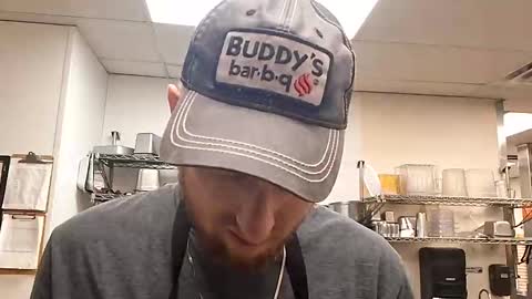 Snapshot of beercanthickness chatting on September 21, 2025, 10:55 pm Dunkindaddy online show from September 21, 2025, 10:55 pm