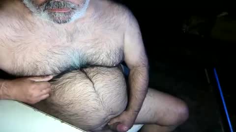 Snapshot of beers19 chatting on October 18, 2025, 2:40 pm beers19 online show from October 18, 2025, 2:40 pm