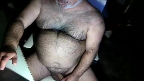 Snapshot of beers19 chatting on November 15, 2025, 3:52 pm beers19 online show from November 15, 2025, 3:52 pm