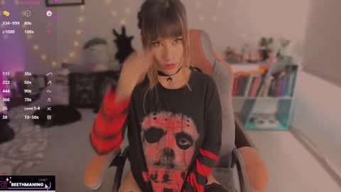 Snapshot of beethmanning_ chatting on September 19, 2025, 8:53 pm       online show from September 19, 2025, 8:53 pm