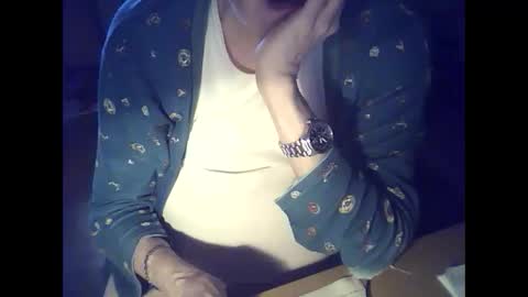 Snapshot of bekklove1 chatting on February 27, 2025, 8:39 am bekklove1 online show from February 27, 2025, 8:39 am