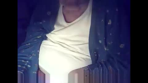 Snapshot of bekklove1 chatting on March 5, 2025, 3:18 am bekklove1 online show from March 5, 2025, 3:18 am