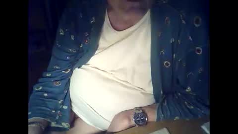 Snapshot of bekklove1 chatting on March 12, 2025, 2:41 am bekklove1 online show from March 12, 2025, 2:41 am